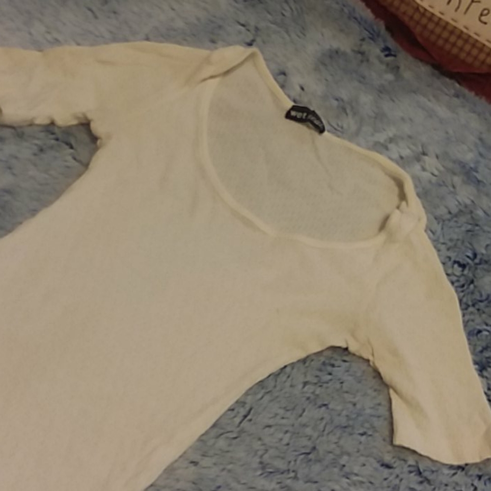 White blouse - Picture 3 of 4